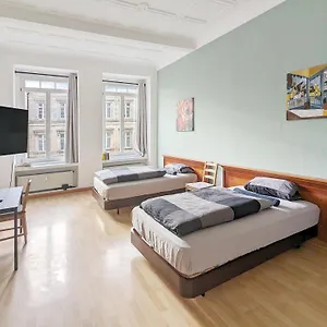 riesige-wohnung-zentrumsnahm-fur-5-12-personen.bestleipzighotels.com/