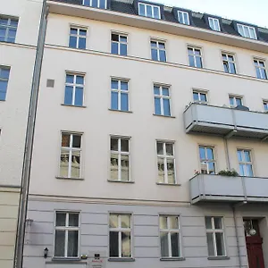 hotel-amelie-berlin.find-berlin-hotels.com/